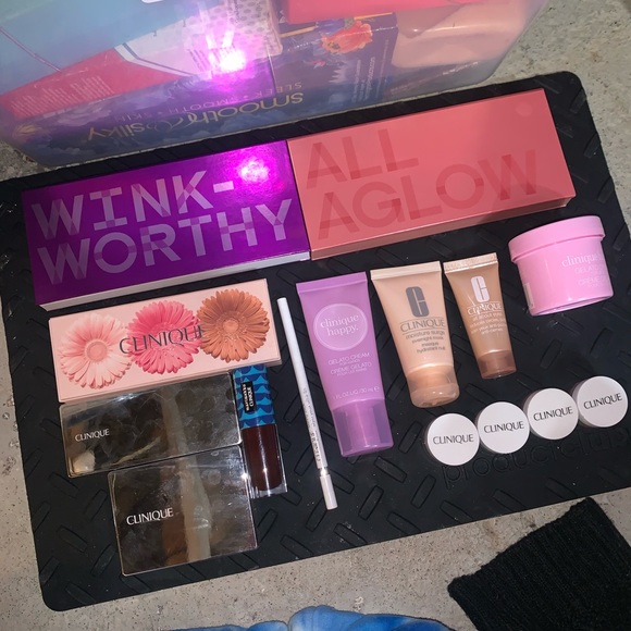 Clinique bundle!!!! - Picture 2 of 8